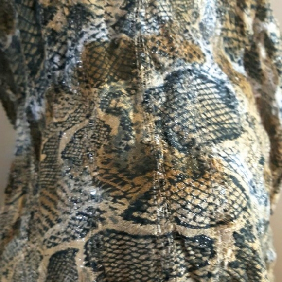 Womens apt 9 snake print multi colored wide scarf - Picture 2 of 5